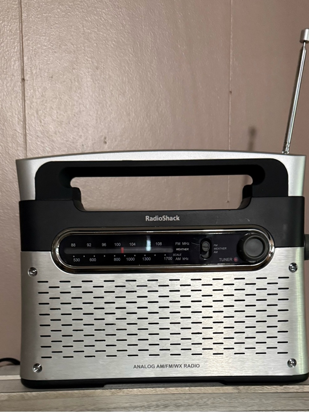 RadioShack Portable Analog AM/FM/WX Weather Radio, Model 12-889